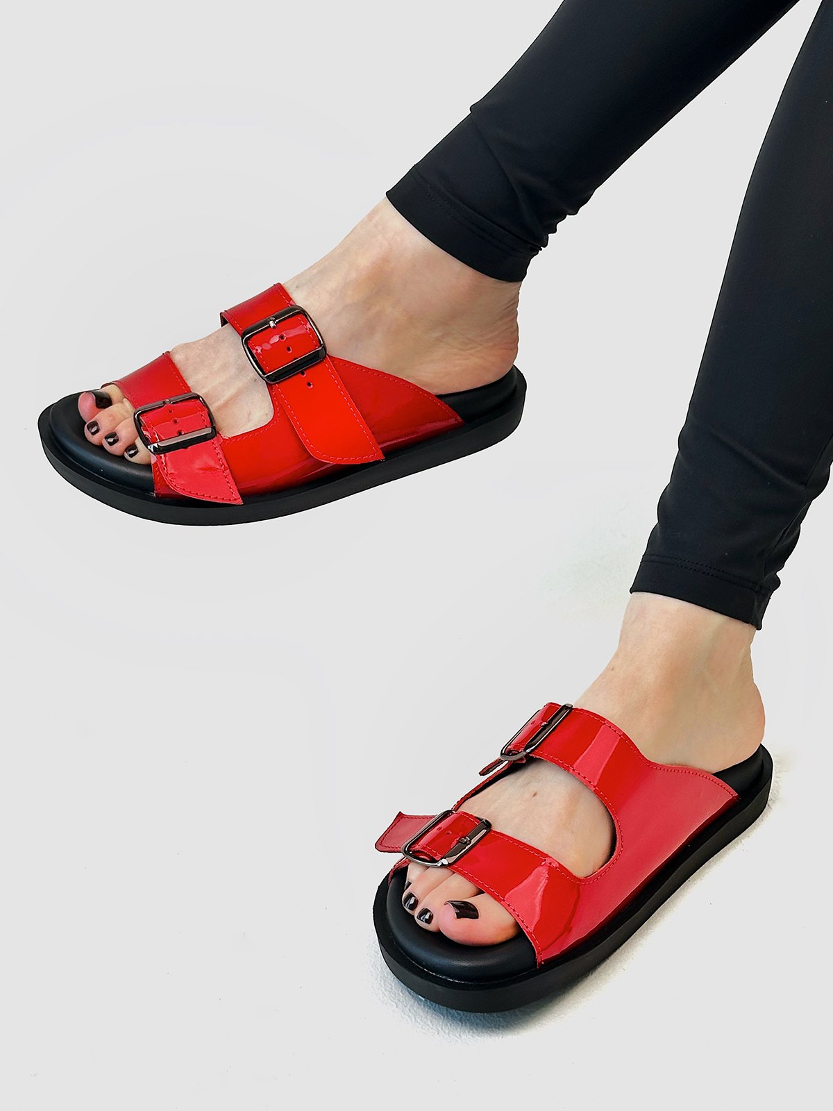 Лакові біркенштоки з м'якою устілкою