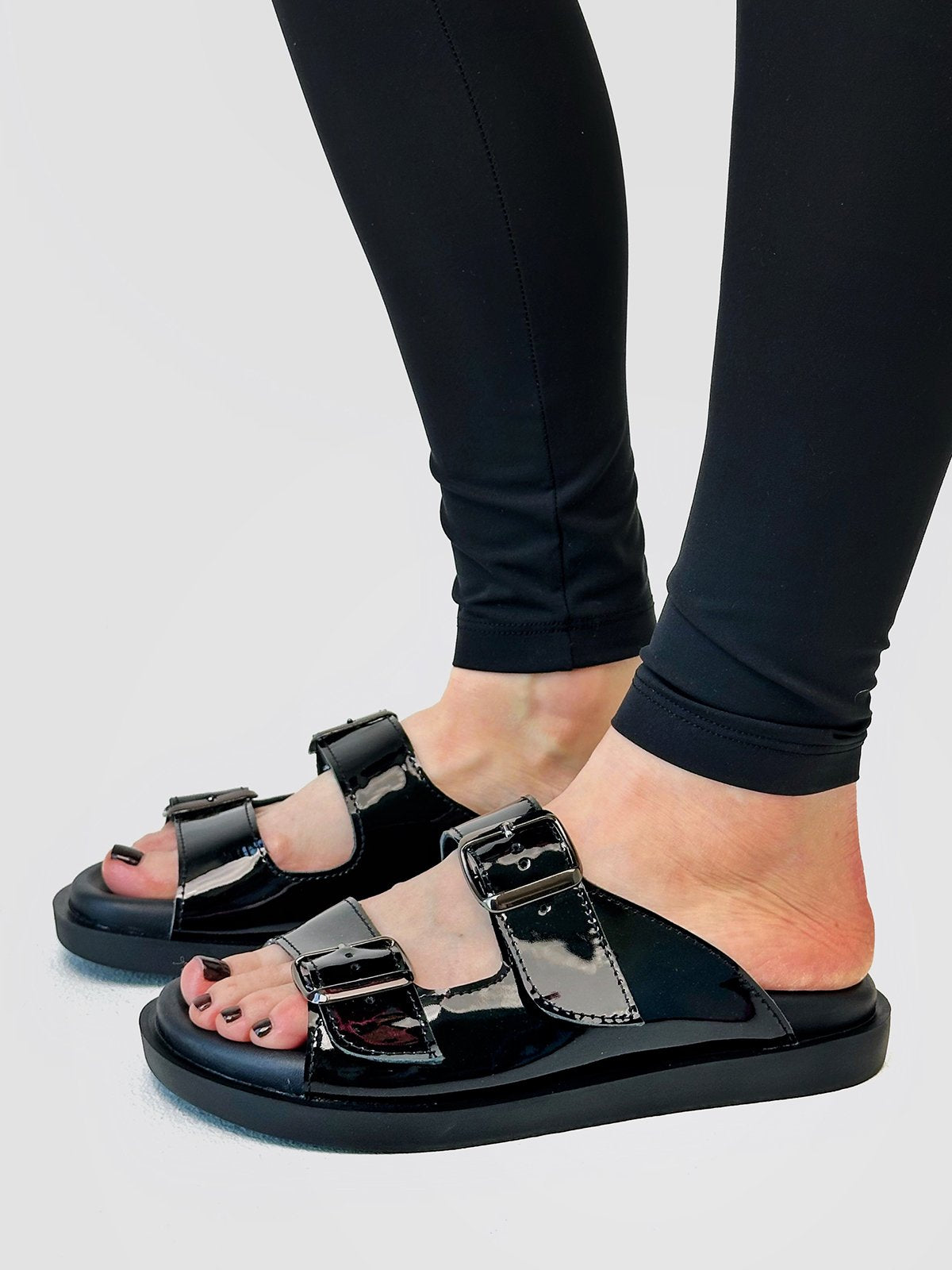 Лакові біркенштоки з м'якою устілкою