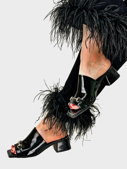 «Гарячі» лаковані сабо