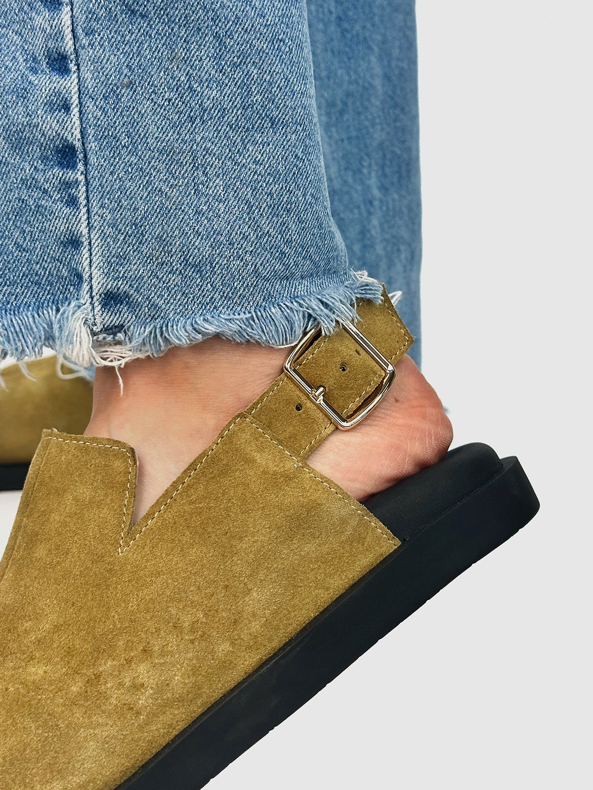 Модні «англійські» клоги