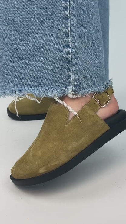 Модні «англійські» клоги